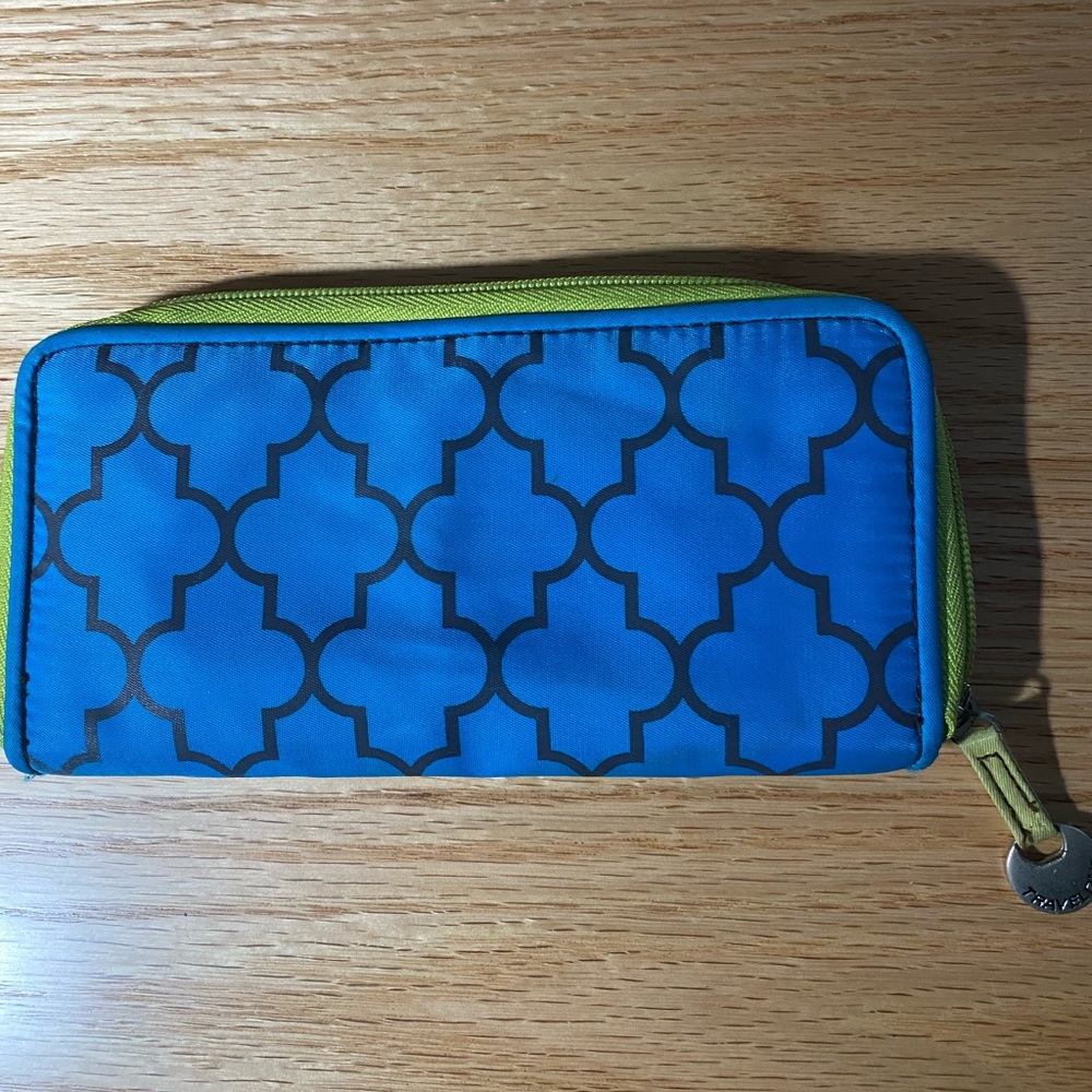 Travelon Zip Around Wallet